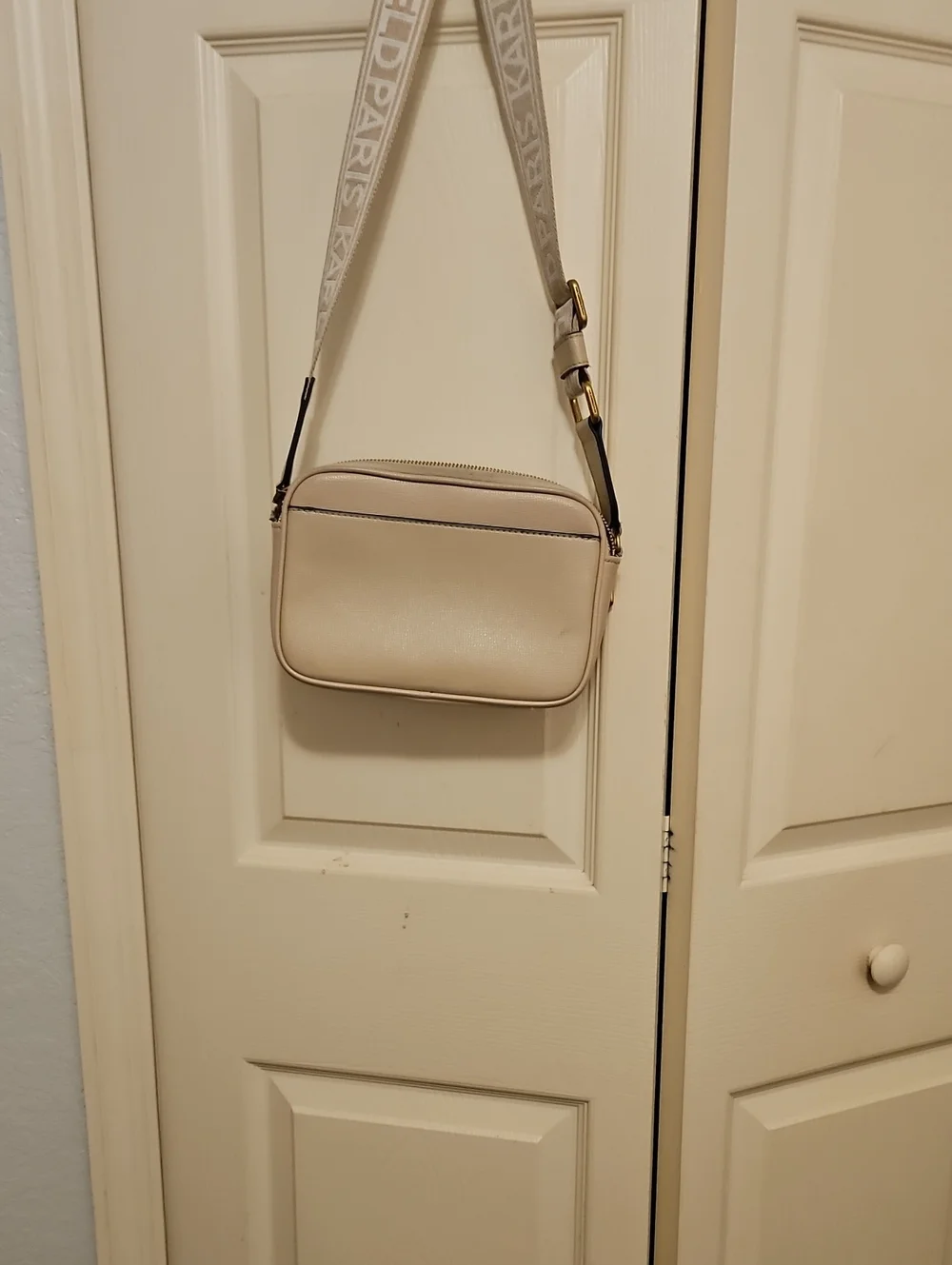 Karl Lagerfeld chic compact